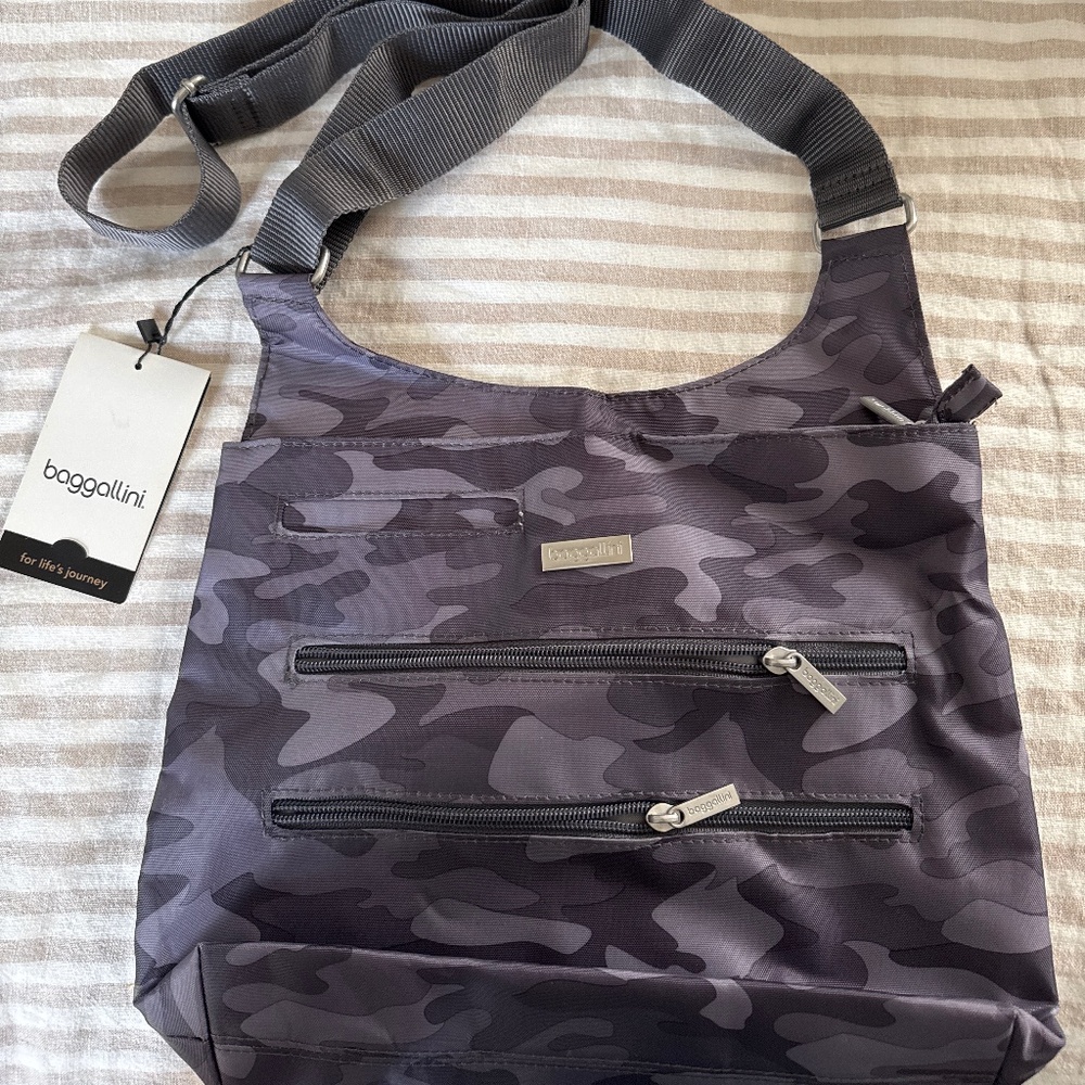 Baggallini crossbody bag